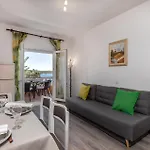 Front In With Wifi